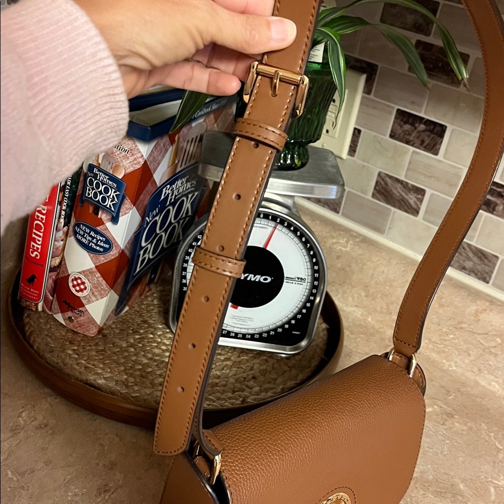 Michael Kors Tan Crossbody Bag - Picture 3 of 10